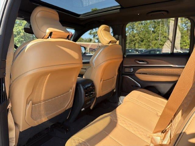 2023 Jeep Grand Cherokee Summit