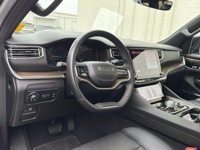 2023 Jeep Grand Wagoneer Base
