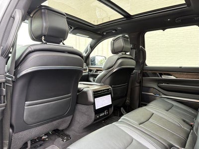2023 Jeep Grand Wagoneer Base