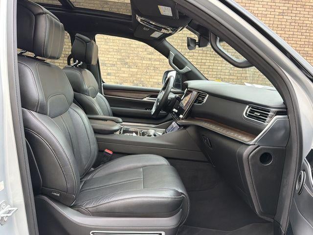 2023 Jeep Grand Wagoneer Base