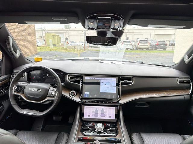 2023 Jeep Grand Wagoneer Base