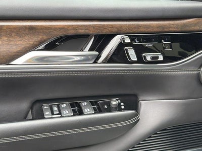 2023 Jeep Grand Wagoneer Base