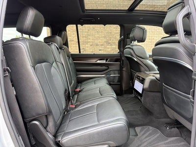 2023 Jeep Grand Wagoneer Base