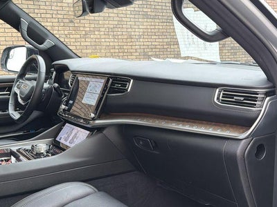 2023 Jeep Grand Wagoneer Base