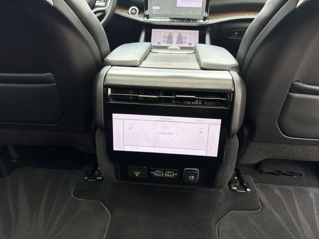 2023 Jeep Grand Wagoneer Base