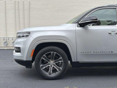 2023 Jeep Grand Wagoneer Base