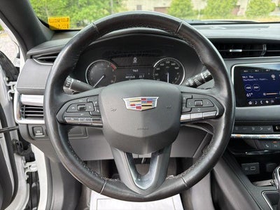 2022 Cadillac XT4 Luxury