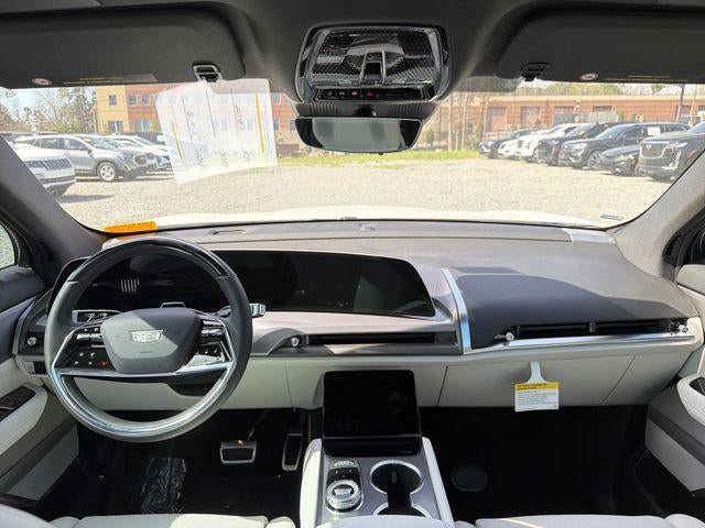 2026 Cadillac VISTIQ Luxury