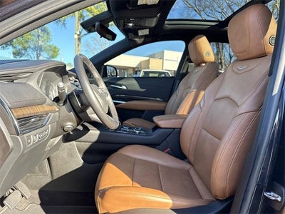 2022 Cadillac XT4 Premium Luxury