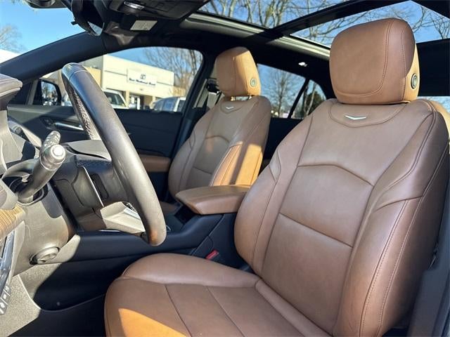 2022 Cadillac XT4 Premium Luxury