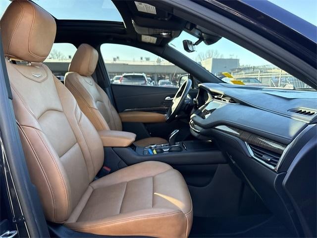 2022 Cadillac XT4 Premium Luxury