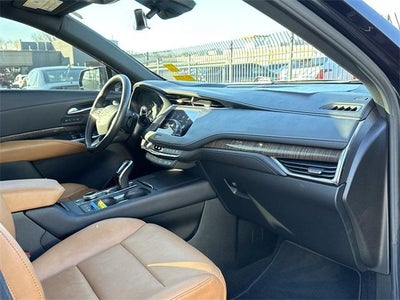 2022 Cadillac XT4 Premium Luxury