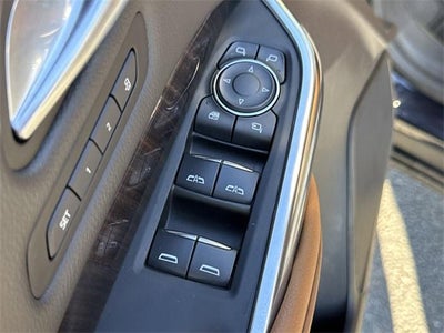 2022 Cadillac XT4 Premium Luxury