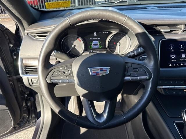 2022 Cadillac XT4 Premium Luxury