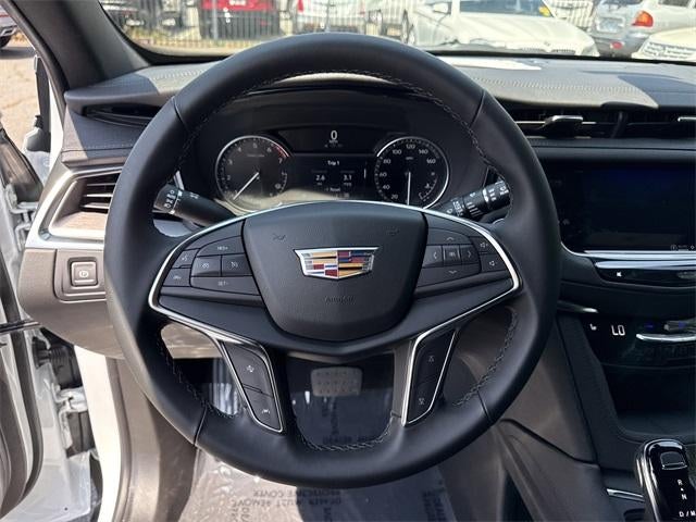 2025 Cadillac XT5 Luxury