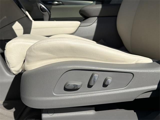 2017 Cadillac XT5 Luxury FWD