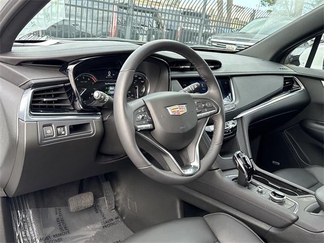 2025 Cadillac XT6 Luxury