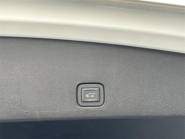 2025 Cadillac XT6 Luxury