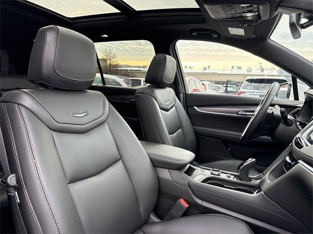 2025 Cadillac XT6 Luxury
