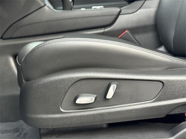 2025 Cadillac XT6 Luxury