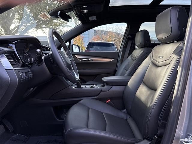 2025 Cadillac XT6 Luxury