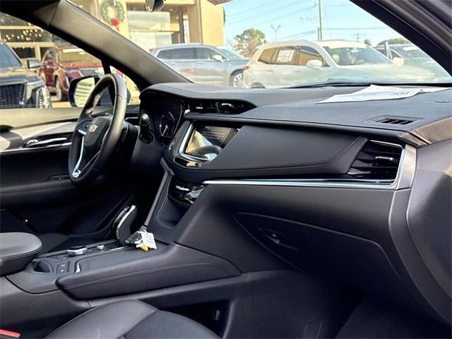 2025 Cadillac XT6 Luxury
