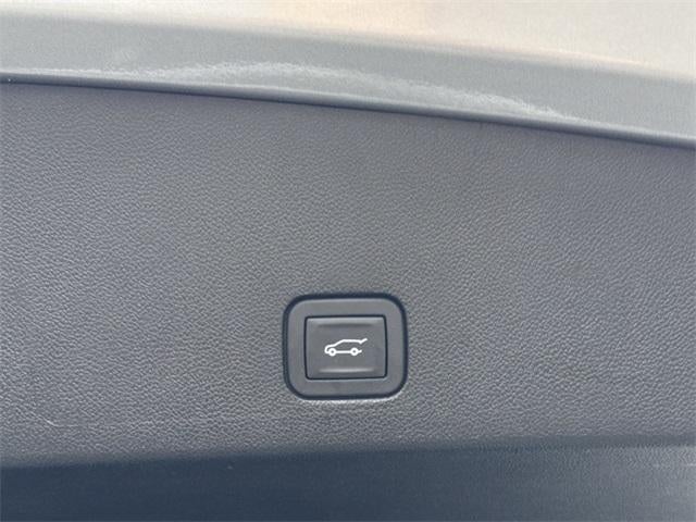 2025 Cadillac XT6 Luxury