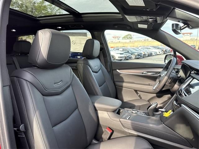 2025 Cadillac XT6 Luxury