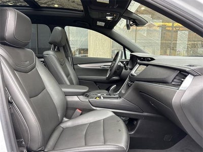 2025 Cadillac XT6 Luxury