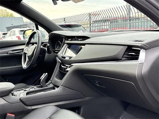 2025 Cadillac XT6 Luxury