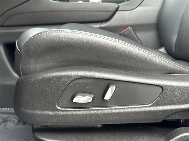 2025 Cadillac XT6 Luxury