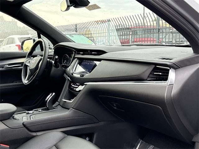 2025 Cadillac XT6 Luxury