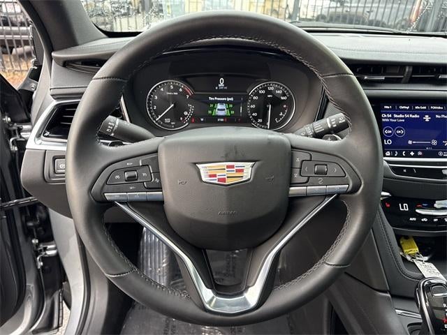 2025 Cadillac XT6 Luxury