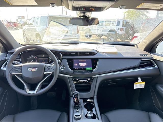 2025 Cadillac XT6 Luxury