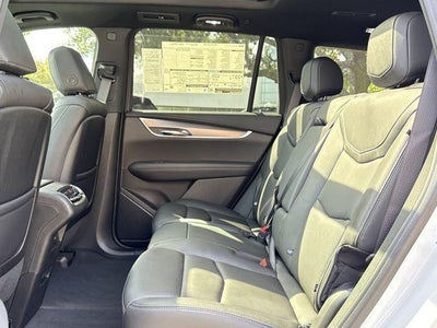 2025 Cadillac XT6 Luxury