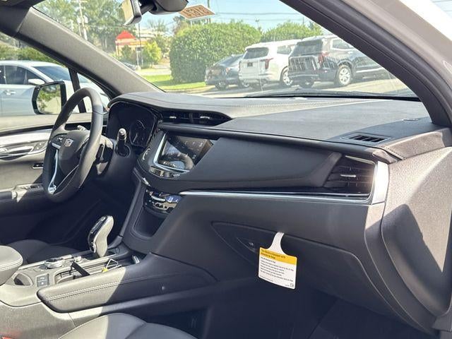 2025 Cadillac XT6 Luxury