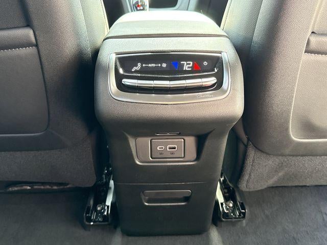 2025 Cadillac XT6 Luxury