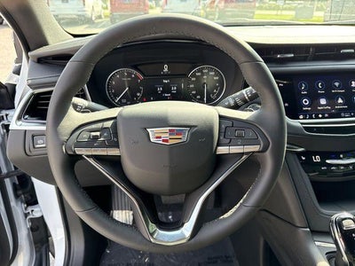 2025 Cadillac XT6 Luxury