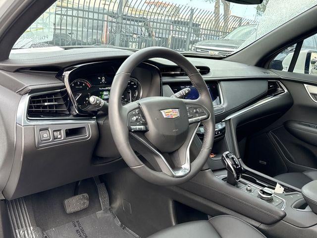 2025 Cadillac XT6 Luxury
