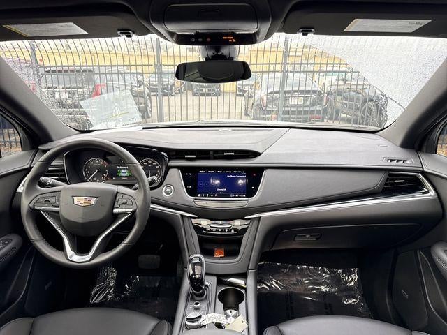 2025 Cadillac XT6 Luxury