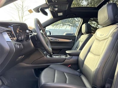 2025 Cadillac XT6 Luxury