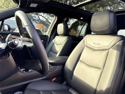 2025 Cadillac XT6 Luxury