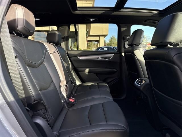 2025 Cadillac XT6 Luxury