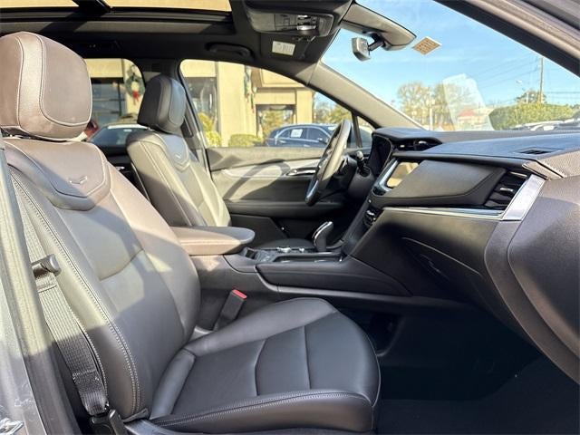 2025 Cadillac XT6 Luxury