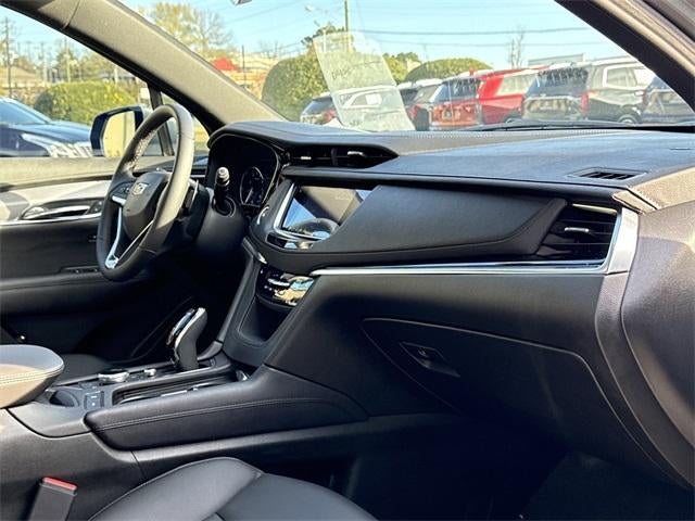 2025 Cadillac XT6 Luxury