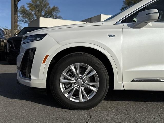 2025 Cadillac XT6 Luxury
