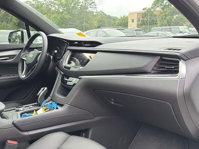 2025 Cadillac XT6 Luxury