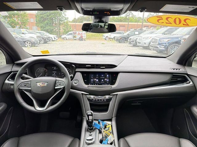 2025 Cadillac XT6 Luxury
