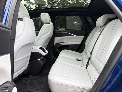 2024 Cadillac LYRIQ Luxury 1