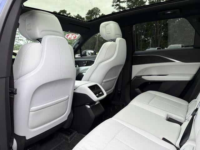 2024 Cadillac LYRIQ Luxury 1